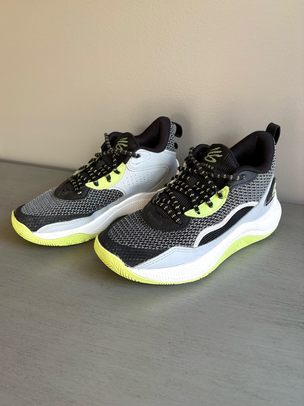 Under Armour Curry 3Z Basketball Athletic Active Sneakers Boy Youth Sz 5.5 Black